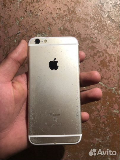 Телефон iPhone 6s