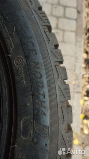Michelin X-Ice North 4 235/45 R19 99H