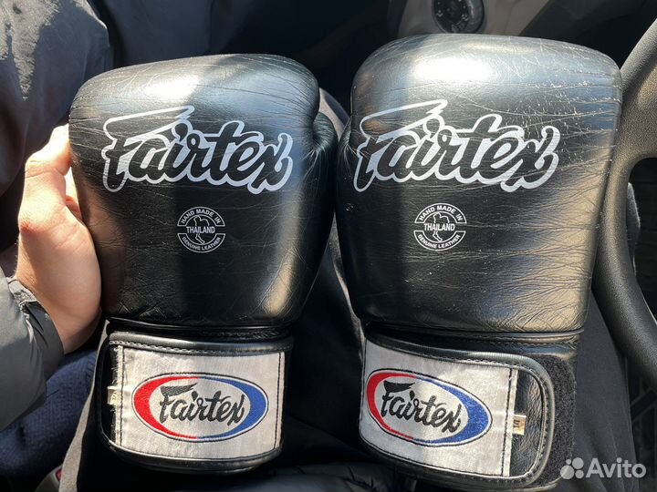 Боксерские перчатки 14oz Fairtex