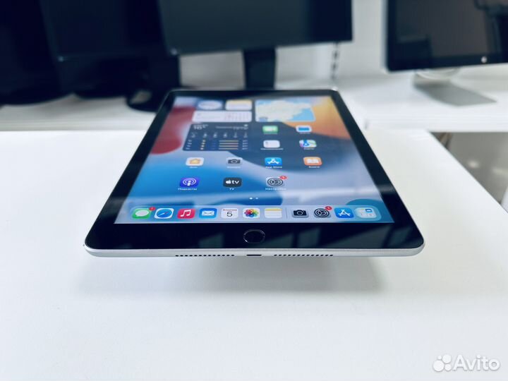 iPad 6 32 gb Wi-Fi only Space Gray (1405)