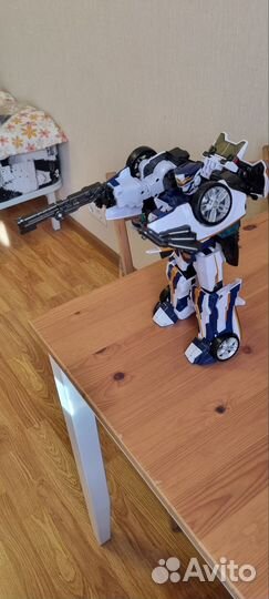 Tobot сержант Джастис