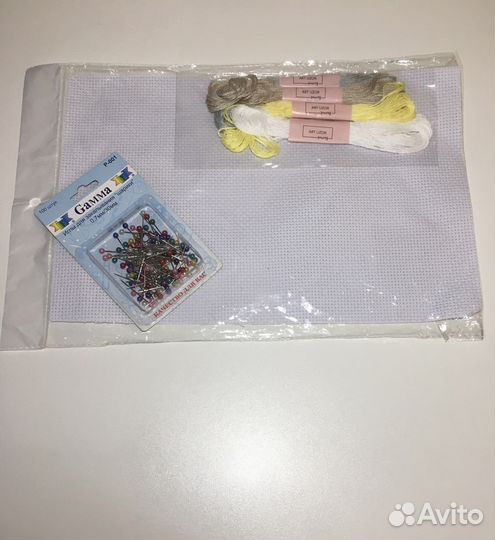 Канва, нитки, булавки новые для вышивания