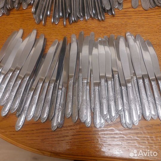 Продам столовые приборы
