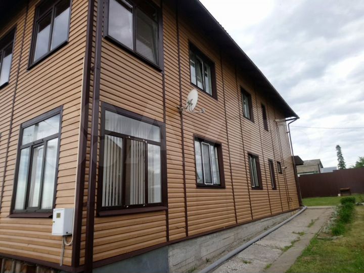 Дом 204 м² на участке 5 сот.