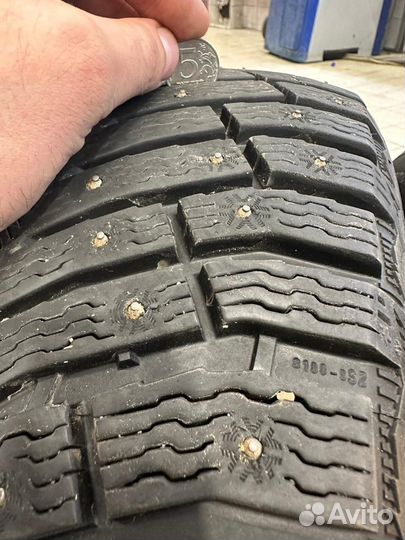 Michelin X-Ice North 4 215/55 R16 97T