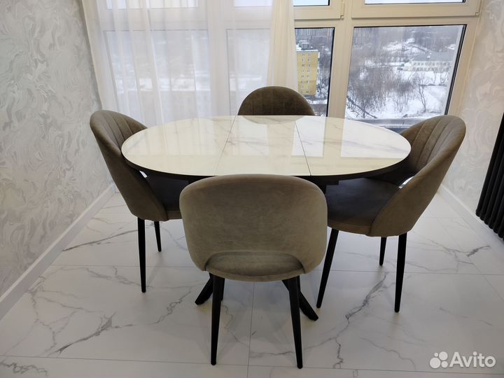 Продам новый стол