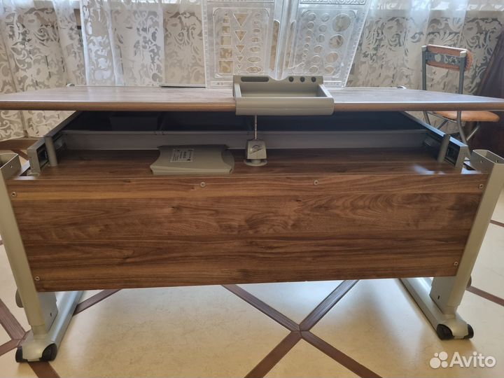 Растущая парта moll