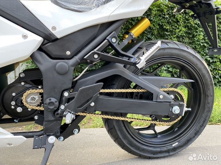 Электромотоцикл Yamaha R3