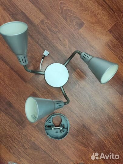 Люстра с гибкими лучами