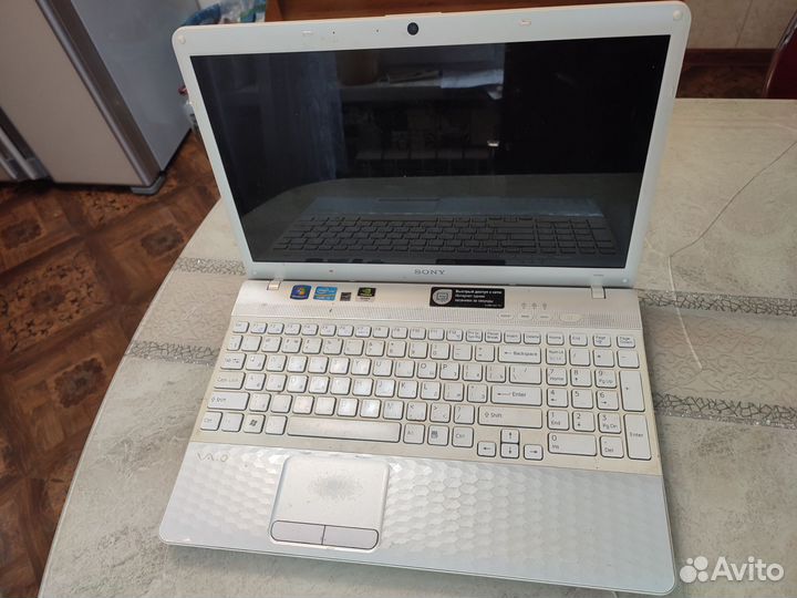 Ноутбук sony vaio i3