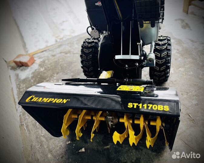 Бензиновый снегоуборщик champion ST1170BS