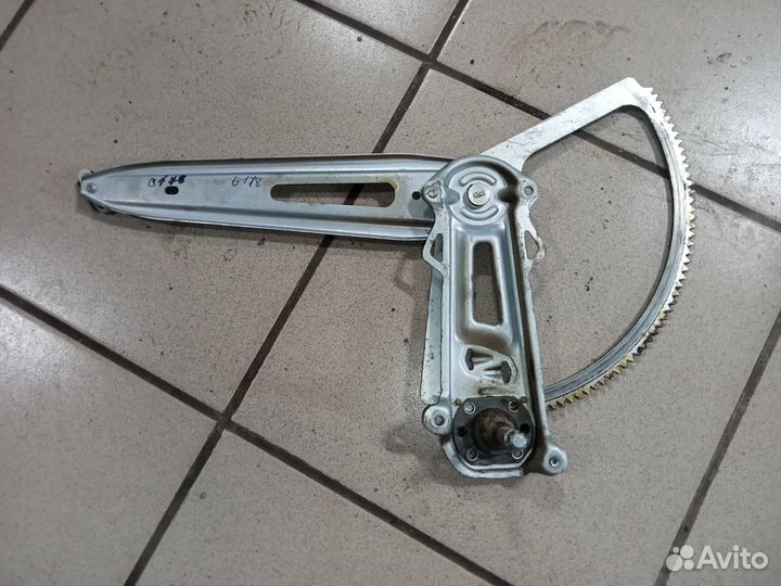 Стеклоподъемник зад правый механический Зафира А