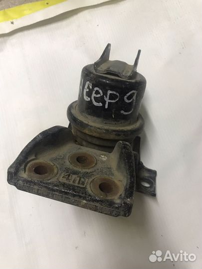 Подушка двигателя правая Mitsubishi Lancer 9 CS1A