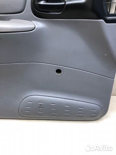 Обшивка двери передняя левая Dodge Caravan 3 EDZ