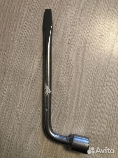 Балонный ключ 19 новый