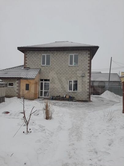 Коттедж 180 м² на участке 8 сот.