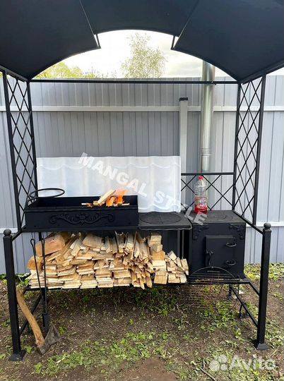 Мангал с крышей