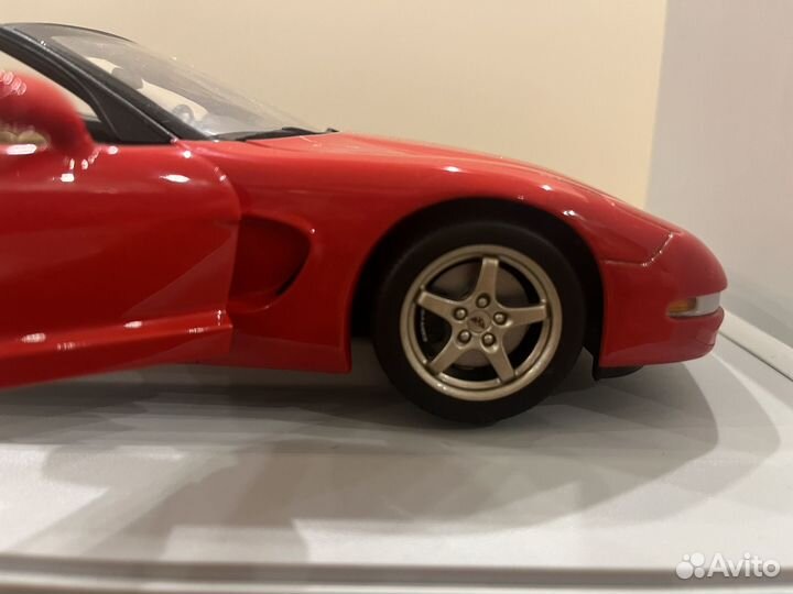 UT Models 1/18 Chevrolet Corvette C5 1998