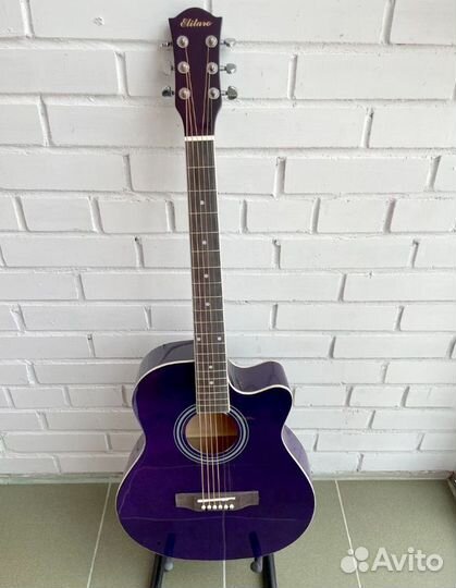 Акустическая гитара