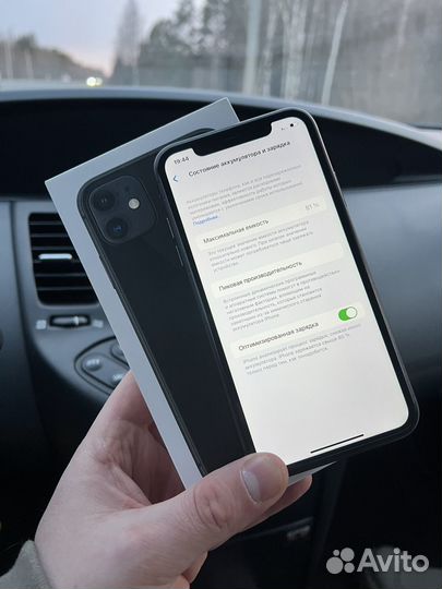 iPhone 11, 64 ГБ