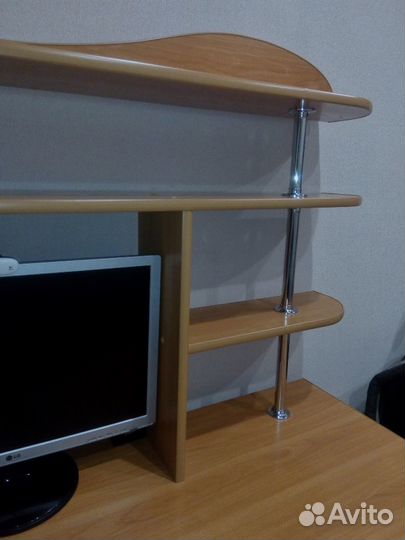 Компьютерный стол