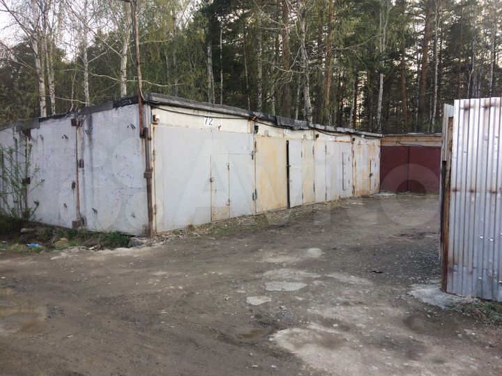 Гараж, > 30 м²