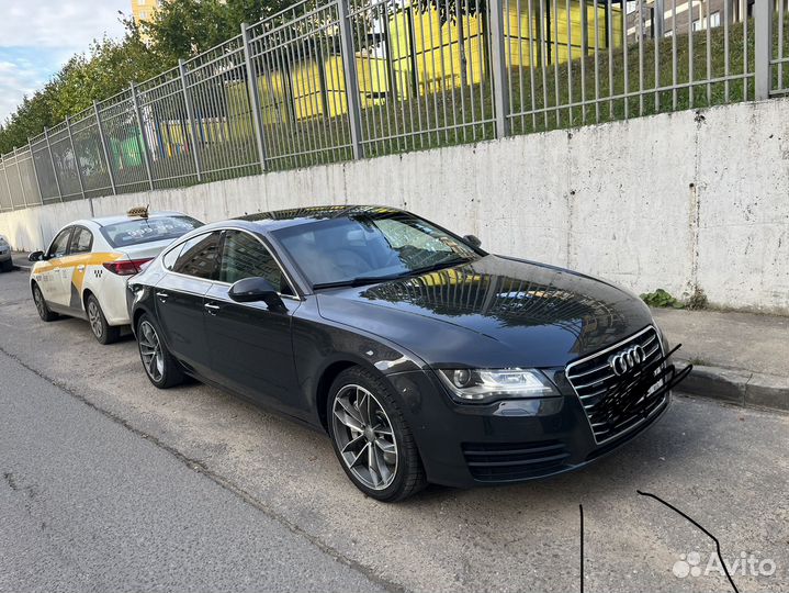 Водитель со своим авто