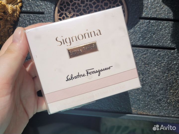 Парфюмерная вода Salvatore ferragamo Signorina