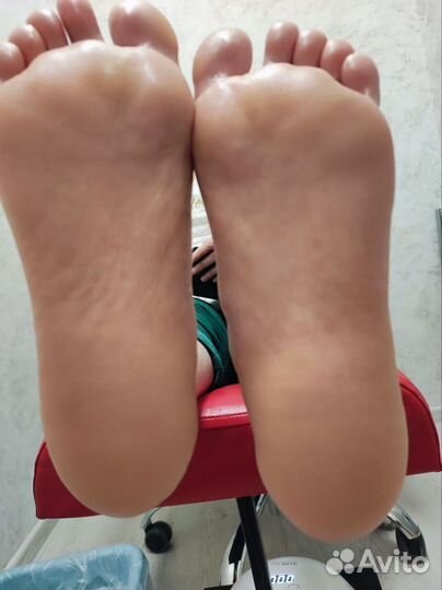 Маникюр и педикюр на дому