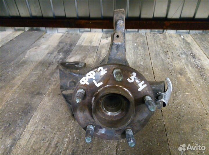 Кулак (цапфа) передний левый Ford Focus 2