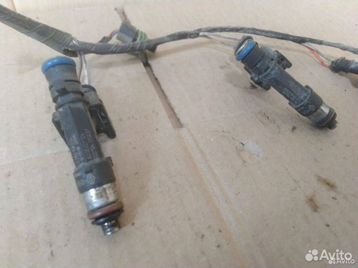 Форсунка топливная Renault Logan рест. 2010