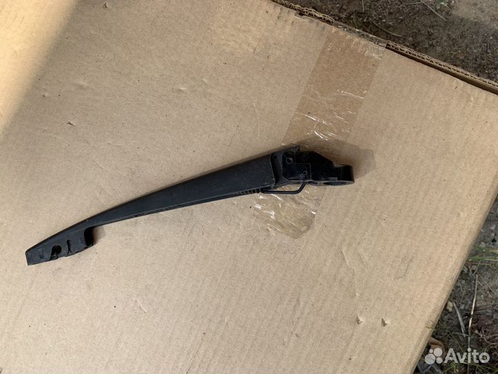 Mitsubishi outlander 3 поводок дворника зад