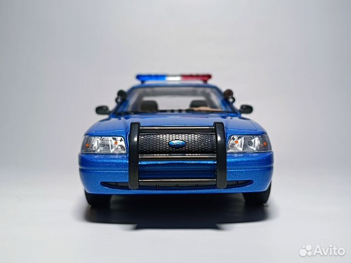 2001 Ford Crown Victora Police 1:24 Greenlight