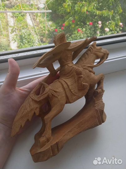 Гуань Бог Войны из красного дерева 80-е годы