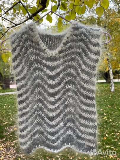 Жилет детский пуховый вязаный