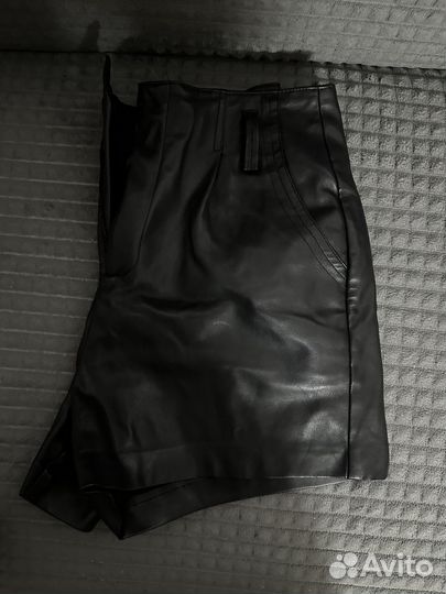 Кожаные шорты