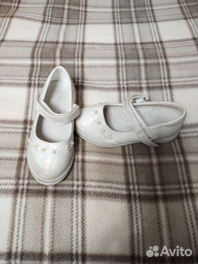 Туфли для девочки праздничные