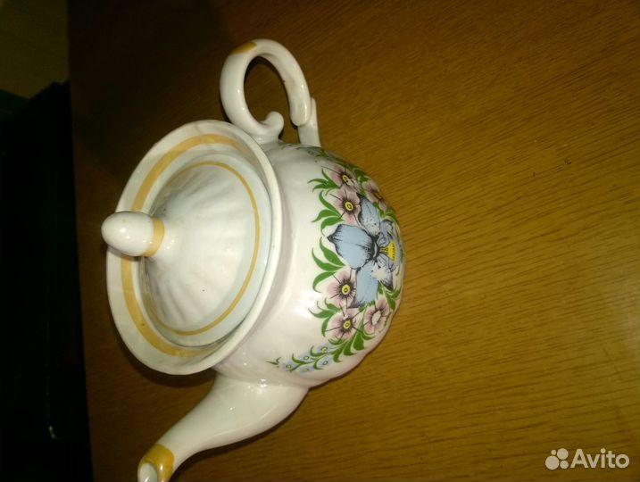 Чайник фарфоровый