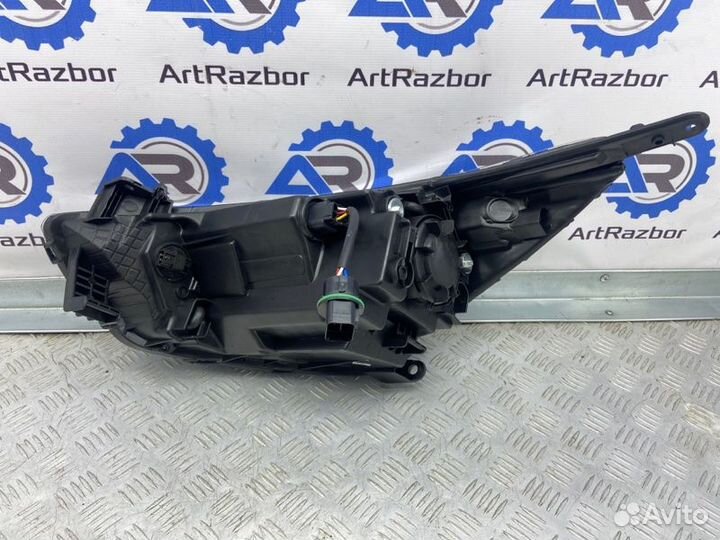 Фара правая Hyundai Solaris 1