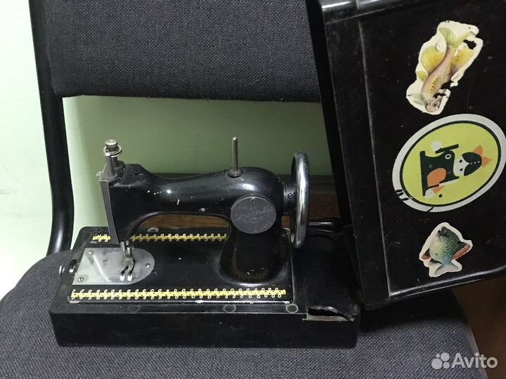 Детская швейная машинка