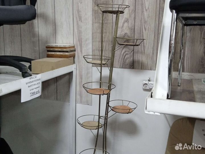 Подставка под цветы кованная