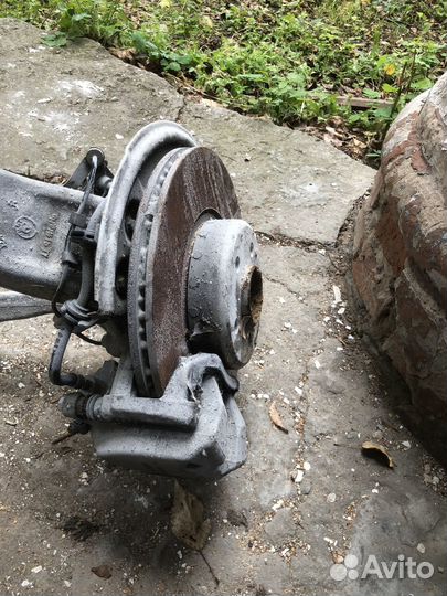 Кулак передний правый в сборе BMW G30