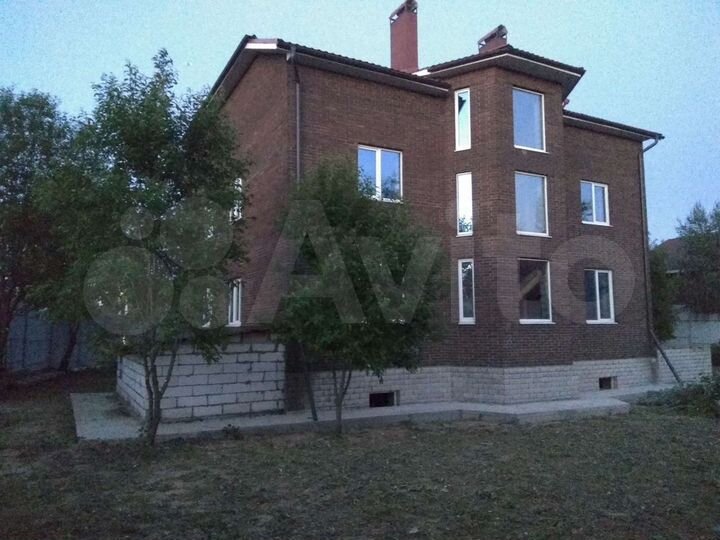 Дом 633 м² на участке 13 сот.