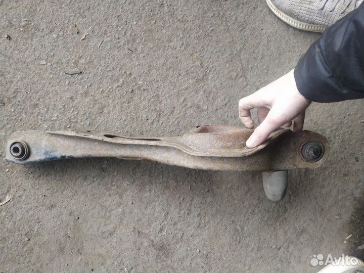 Рычаг подвески нижний задний правый Ford Focus 2