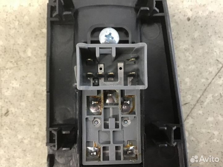 Кнопка стеклоподъемника Ssang Yong Kyron 2005