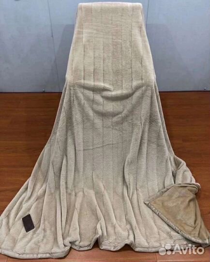 Пледы и покрывало