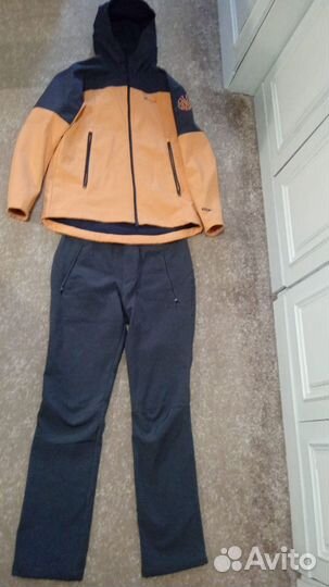 Спортивный костюм женский