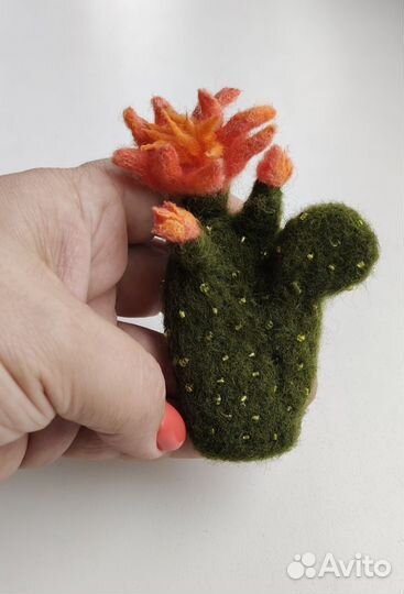 Брошь кактус Опунция войлочная