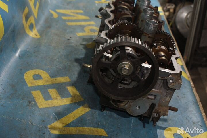 Головка цилиндров Toyota Avensis