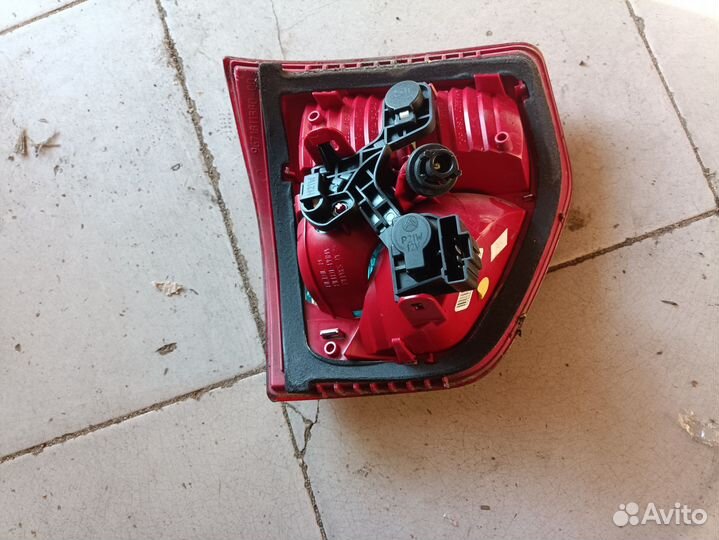 Фонарь в дверь багажника Citroen c5